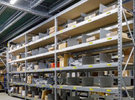 Rayonnage à grands compartiments mi-lourd – évolutif, jusqu&rsquo;à 1000 kg, réglable, pour produits variés et volumineux - Image 1