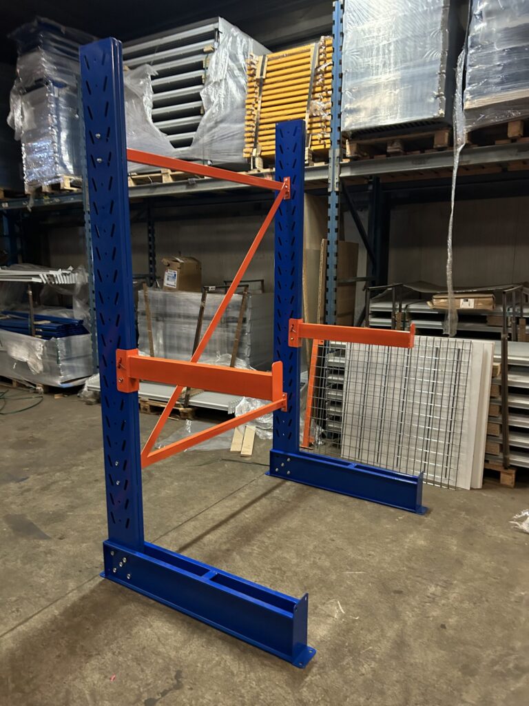 Rayonnage cantilever léger et modulable neuf – stockage de charges longues jusqu&rsquo;à 800 kg – hauteur 2500mm - Image 1