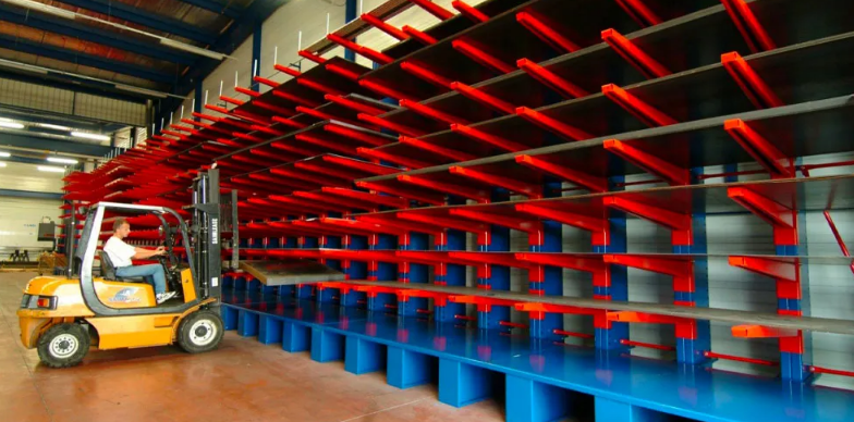 Rayonnage cantilever lourd, idéal pour le stockage de matériaux de construction, articles en vrac et produits métallurgiques – Capacité de  50Kg à 2 500kg /Bras - Image 1