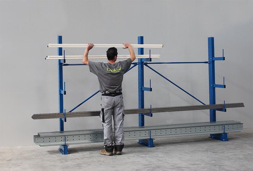 Rayonnage cantilever MiniCANT – stockage manuel – hauteur 1500 à 3000 mm – charges jusqu&rsquo;à 800 kg par face - Image 1