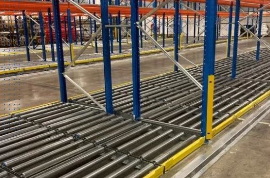 Rayonnage dynamique pour colis et palettes – stockage optimisé en magasin – neuf, occasion ou location - Image 1