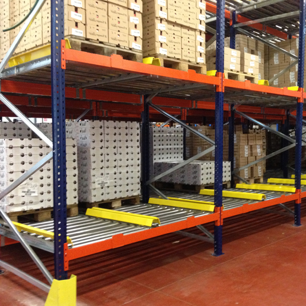 Rayonnage dynamique pour palettes idéale à l&rsquo;aménagement de stock tampon, des zones d&rsquo;expédition et de préparation de commandes - Image 1