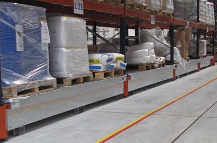 Rayonnage pour fûts avec rétention – 1500 litres – Bac en acier galvanisé avec revêtement PE - Image 1