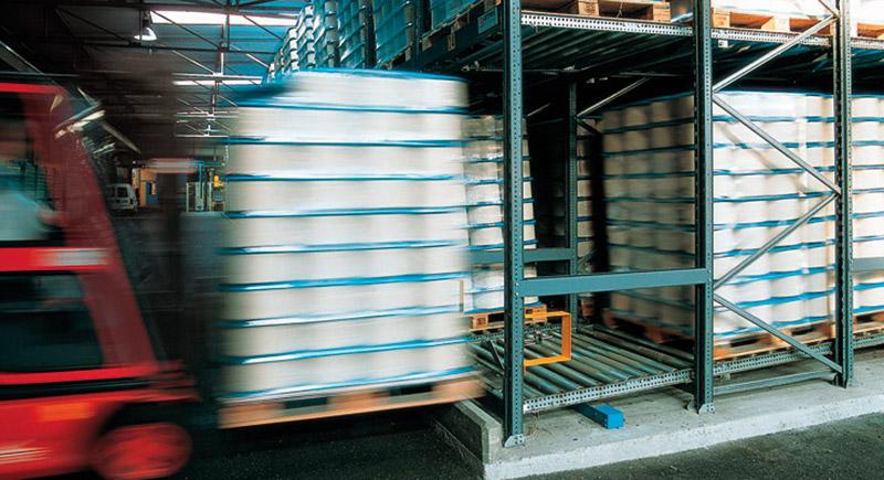 Rayonnages dynamiques à gravité lourde – stockage à haute densité - Image 1