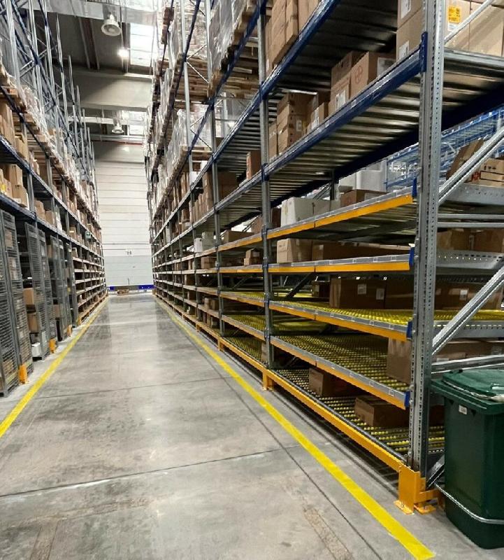 Rayonnages dynamiques picking pour unités de charge légères – boîtes, cartons et bacs - Image 1