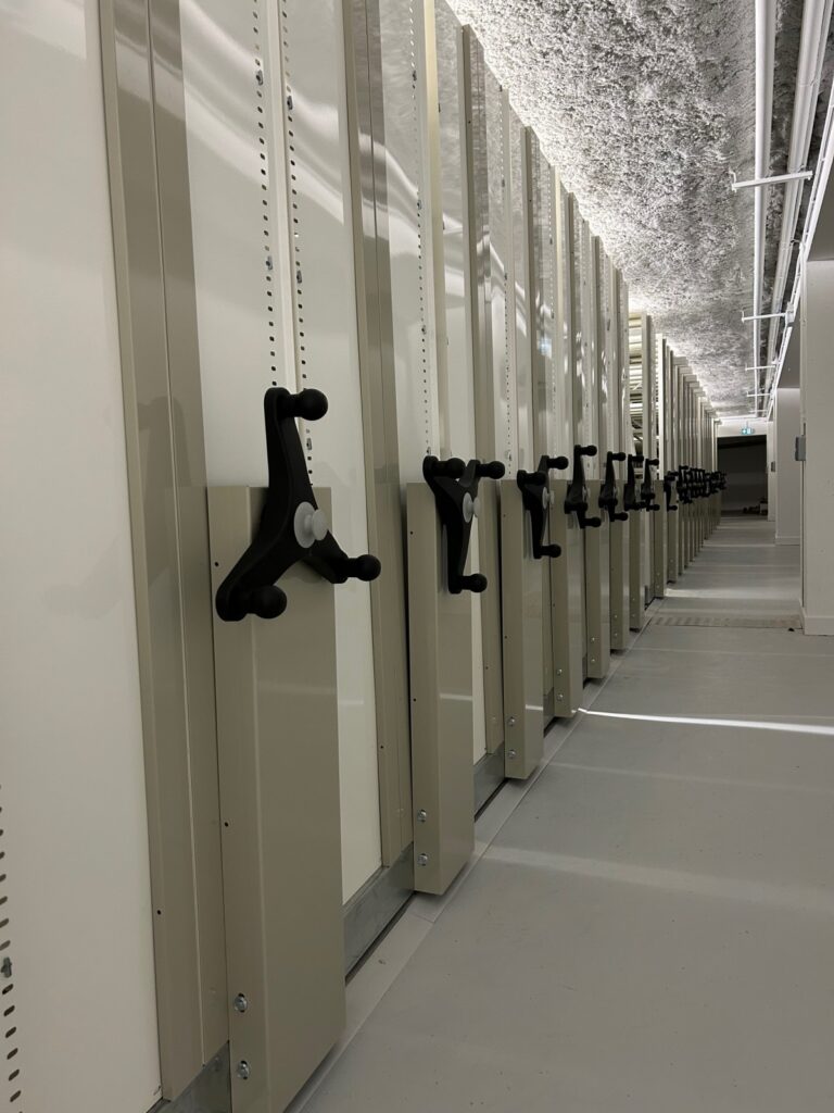 Rayonnage archives sur bases mobiles de 1 à 13 mètres – St Etienne - Image 1