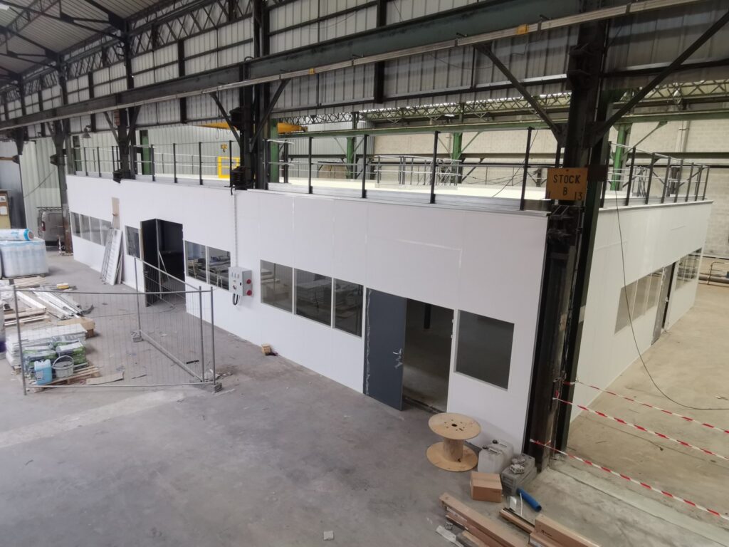 Plateforme de stockage industrielle sur poteaux à St Etienne – livrée en kit avec notice de montage - Image 1