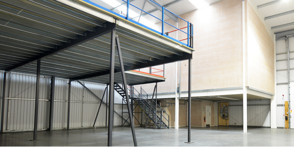 Mezzanines de niveau uni Pyrénées Equipements – stockage multi-niveaux sur rayonnages - Image 1