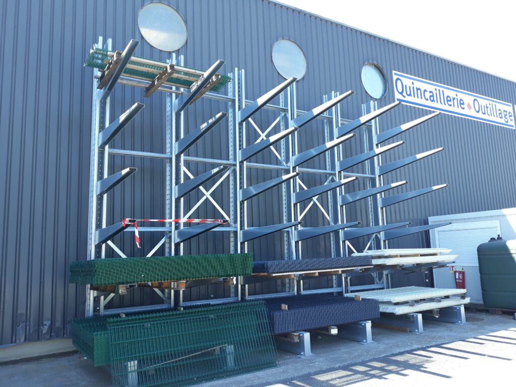 Rayonnage cantilever occasion charges longues – 6 colonnes neuf 5500 x 367 mm – 30 bras 2000 mm 1020 kg - Image 1