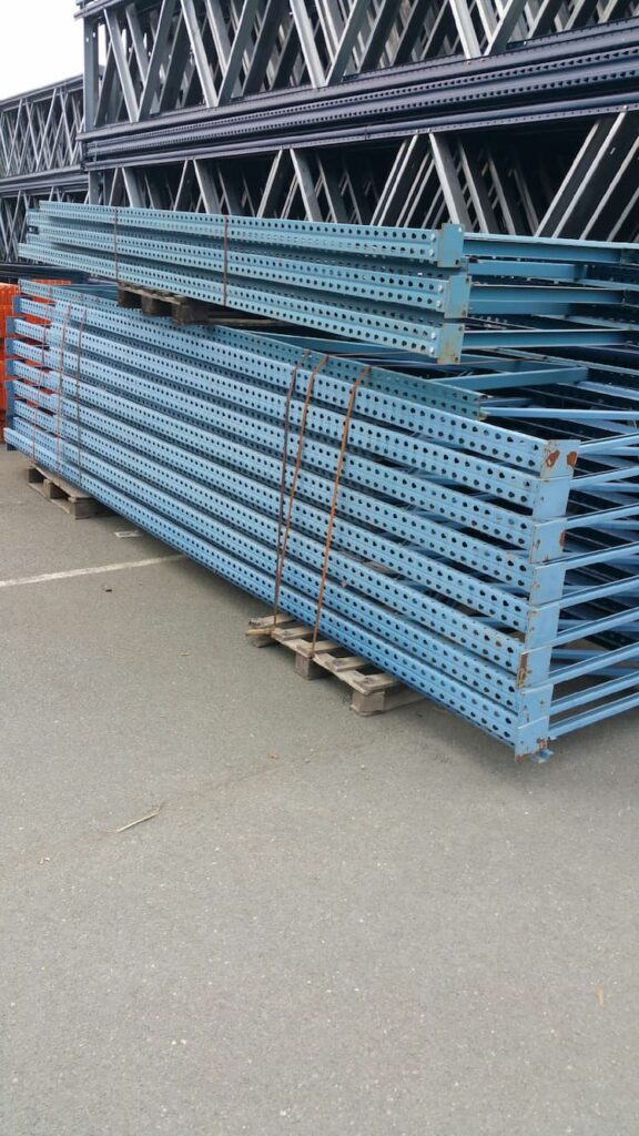 Lot matériel de stockage lourd POLYPAL – 22 échelles 4000 à 4500 mm, 120 lisses 2T4 et 240 goupilles de sécurité - Image 1