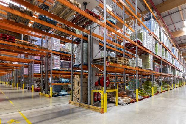 Lot Exceptionnel Rack Palettes Récent – 1700 échelles de 8500mm et 13 000 lisses de 3600mm - Image 1