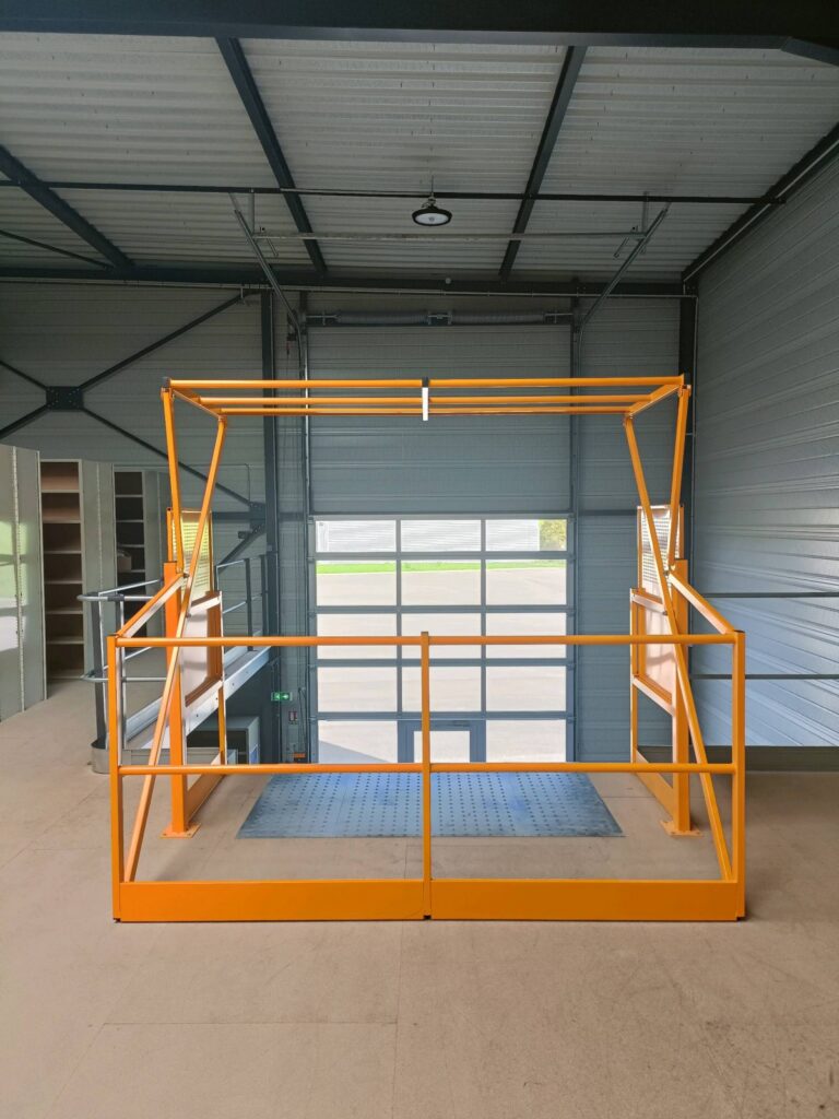 Plateforme de stockage industrielle à Lyon dans le Rhône – mezzanine auto-portante en kit 1