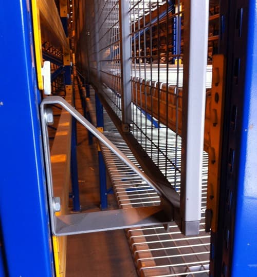 Grille arrière anti-chute – accessoires de stockage en finition RAL7037 ou pré-galvanisée - Image 1