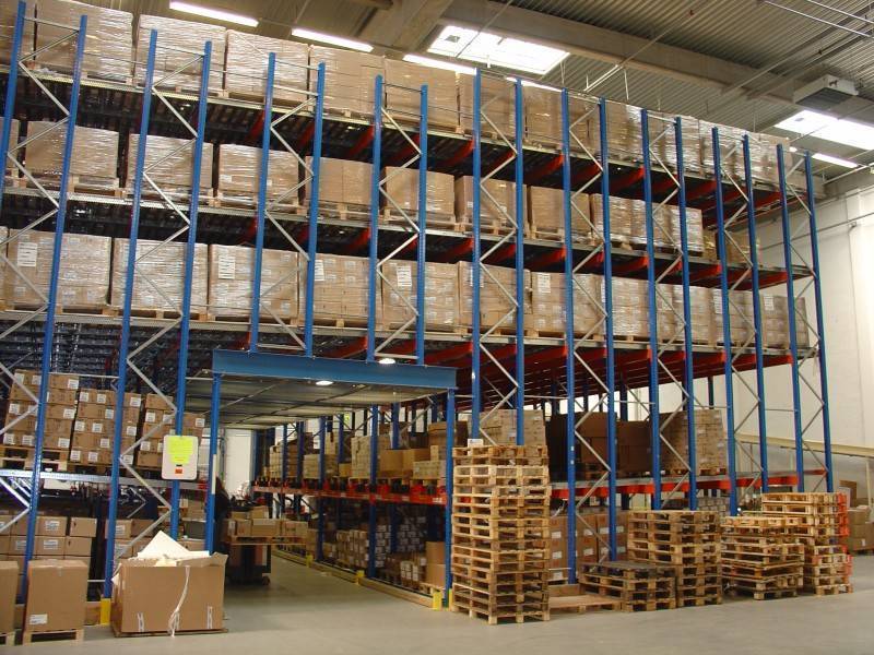 Rayonnage dynamique pour palettes – système gravitaire pour conditionnements sur palettes - Image 1