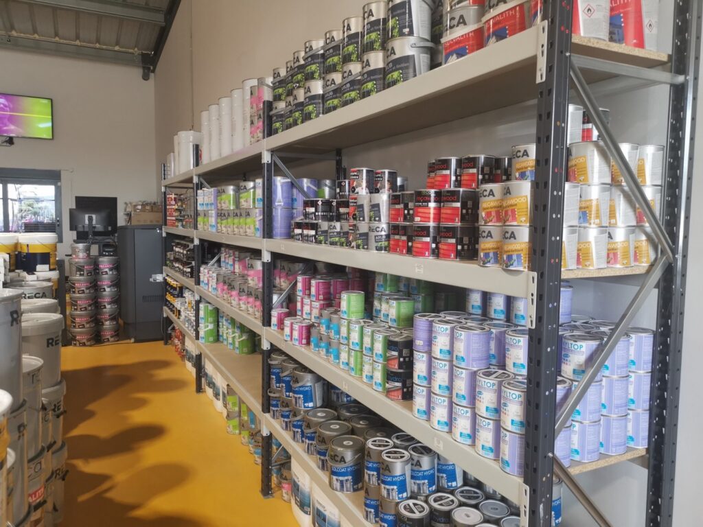 Étagère mi-lourde pour stockage professionnel – 4500 kg par travée - Image 1