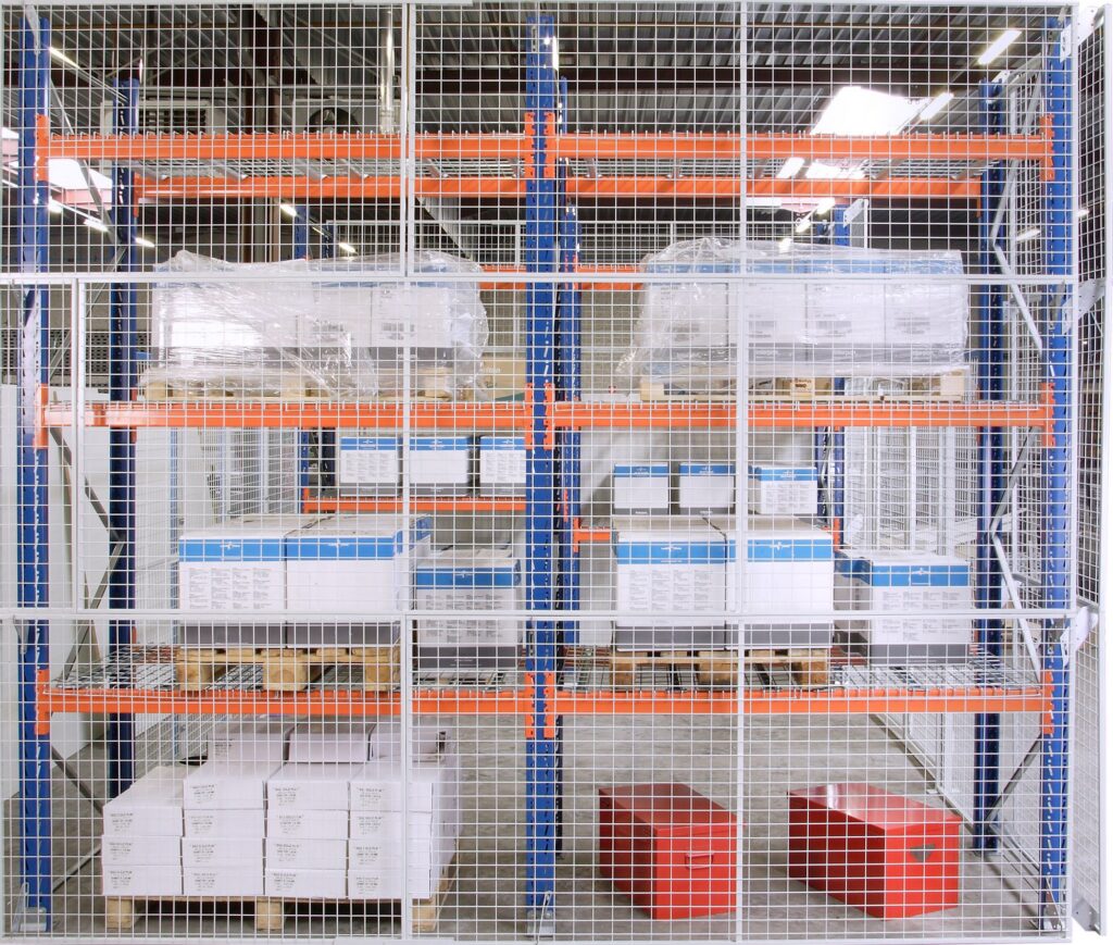 Grille anti-chute pour rayonnages – Hauteurs 600 à 1500 mm – Largeurs 1200 et 2400 mm - Image 1