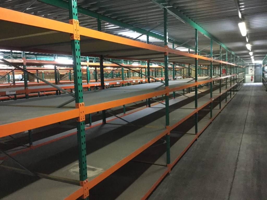 Rayonnage mi-lourd pour cartons – stockage de pièces volumineuses et lourdes - Image 1