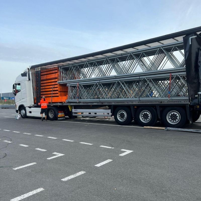 Racks Feralco d&rsquo;occasion – 820 Echelles 8700×1100 mm, 820 Sabots, 6000 Lisses 2700 mm 3T, 12000 Goupilles de sécurité - Image 1