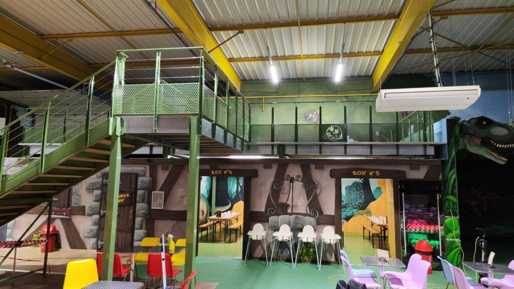 Mezzanines ERP & PMR ARAYDIS – sur mesure pour salles de sport et de jeux - Image 1