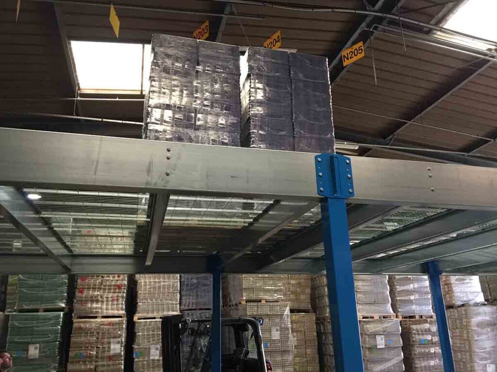 Plateforme mezzanine techni rack France – stockage sur mesure pour entreprises et particuliers du Grand Ouest - Image 1