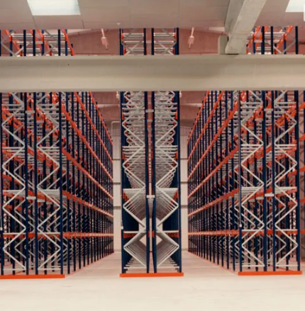 Rack à palettes pour entrepôts et espaces de stockage industriels – Capacité jusqu&rsquo;à 36 tonnes par échelle – Hauteur de 2 à 11m - Image 1