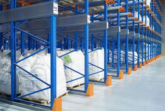 Rayonnage drive-in – solution innovante pour le stockage en masse de produits saisonniers – neuf, occasion ou location - Image 1