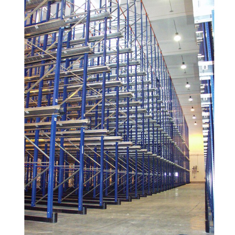 Rack à palettes drive-in FIFO – stockage lourd avec chariot circulant dans les allées - Image 1