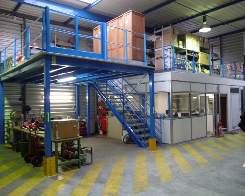 Plateforme métallerie – capacité 500 kg/m², montage simple, escalier et garde-corps inclus - Image 3