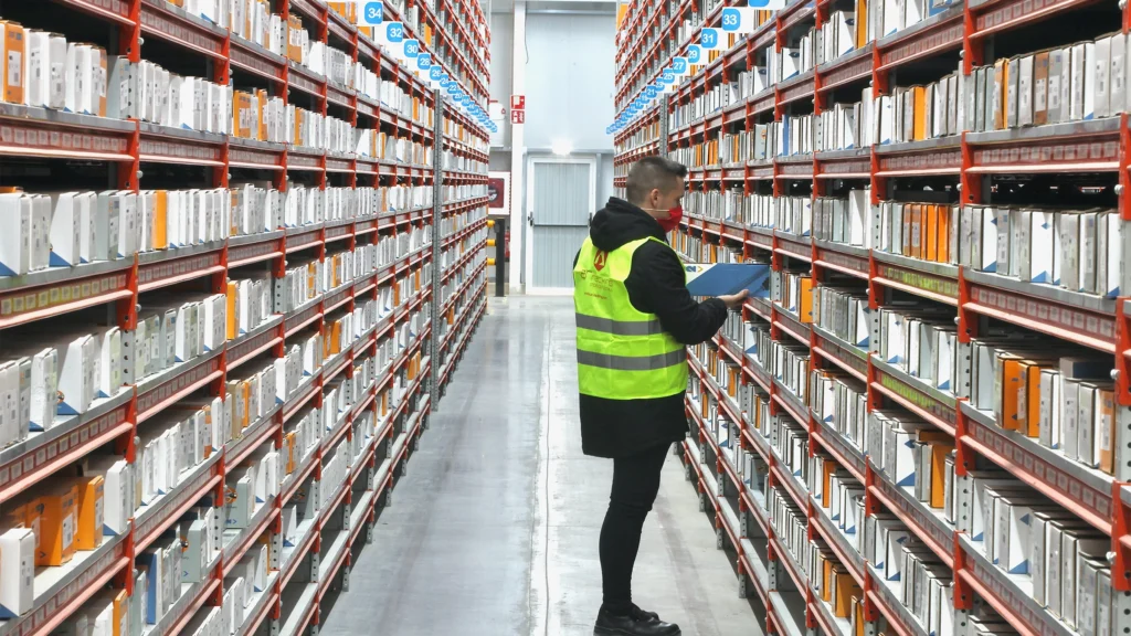 Rayonnage Mi-Lourd AR LS – Système de stockage manuel pour charges moyennes et petites - Image 4