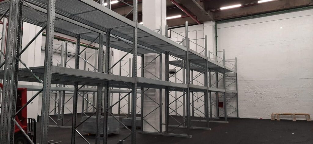 Casier passerelle industriel – Plateforme multi-niveaux pour stockage et picking –  disponible en achat neuf et occasion - Image 2