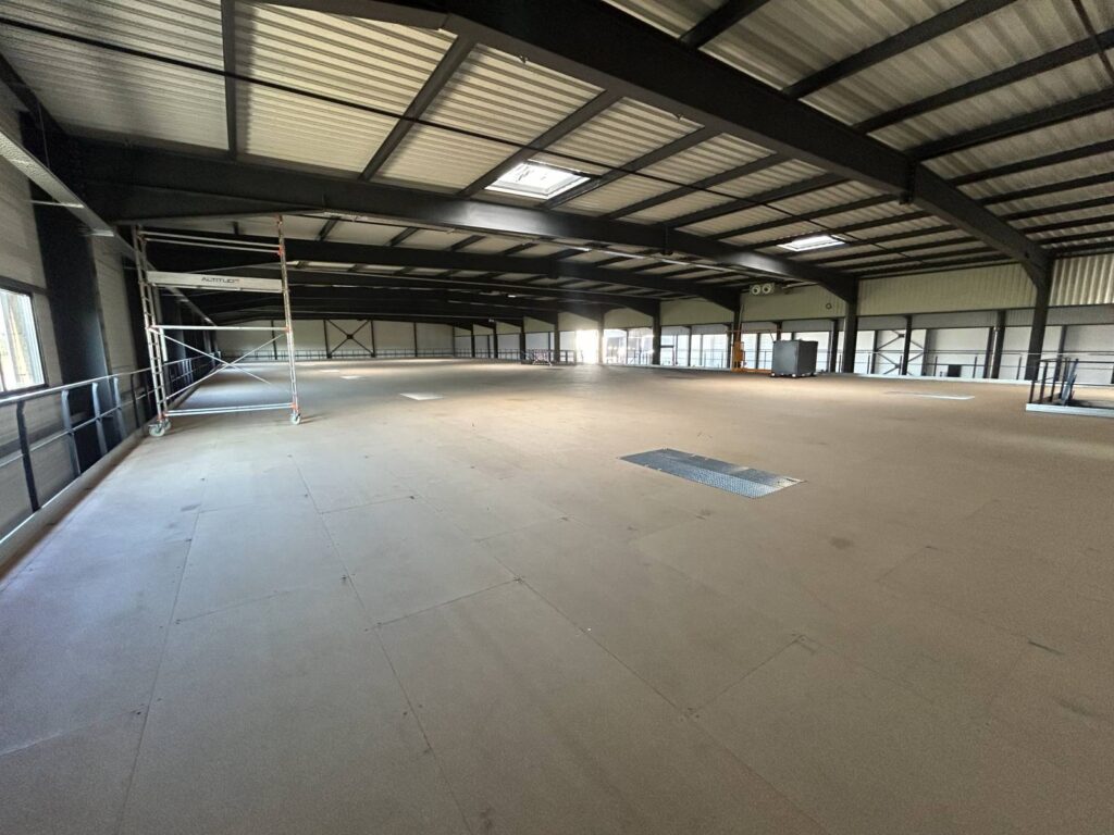 Plateforme de stockage industrielle de 1400 m² – sur mesure pour Rhône et Loire - Image 4