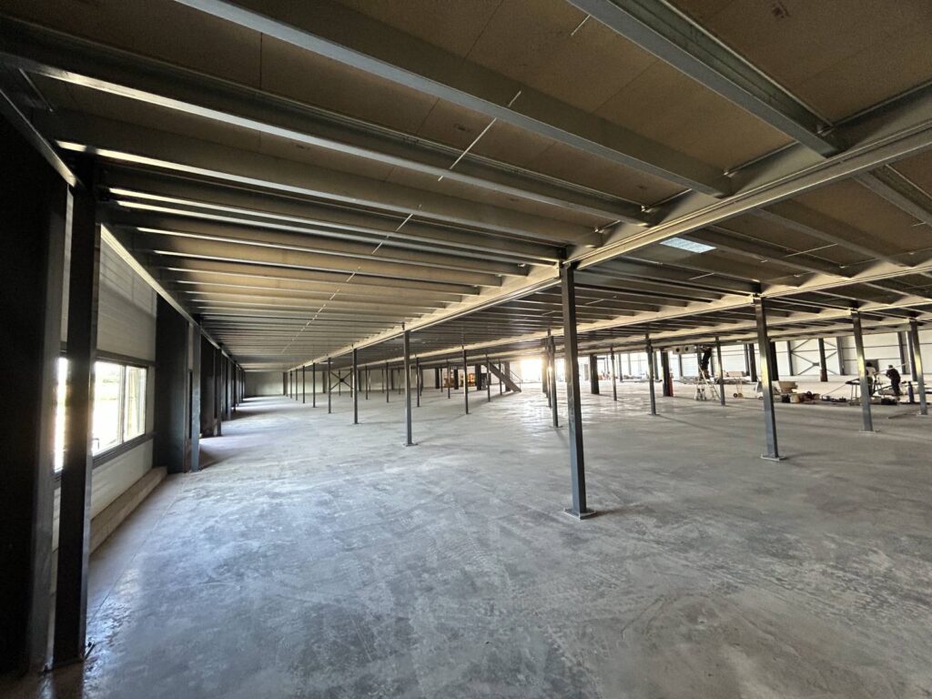 Plateforme de stockage industrielle de 1400 m² – sur mesure pour Rhône et Loire - Image 3