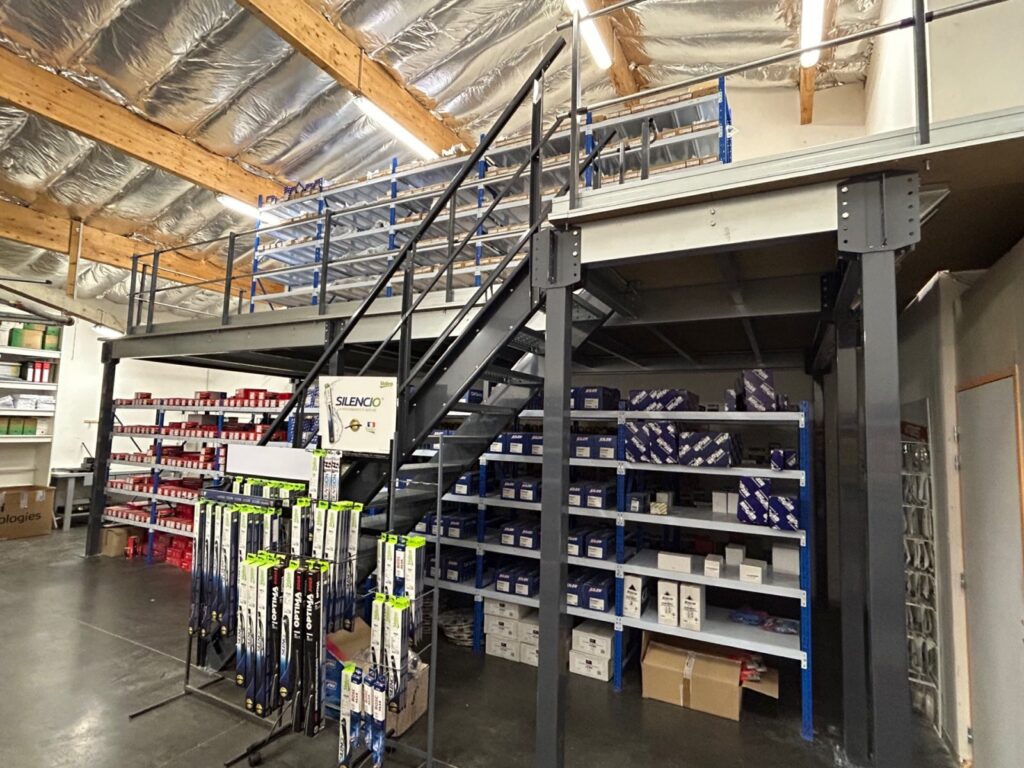 Mezzanine industrielle en kit sur mesure – stockage sur poteaux ou rayonnage - Image 2