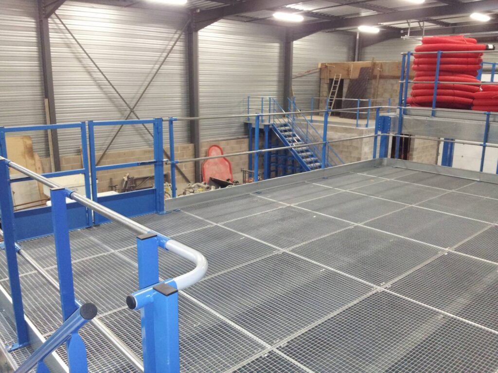 Plateforme sur poteaux ou mezzanine industrielle à Saint Etienne – surface optimisée et charge adaptée jusqu&rsquo;à 1000 kg/m² - Image 4