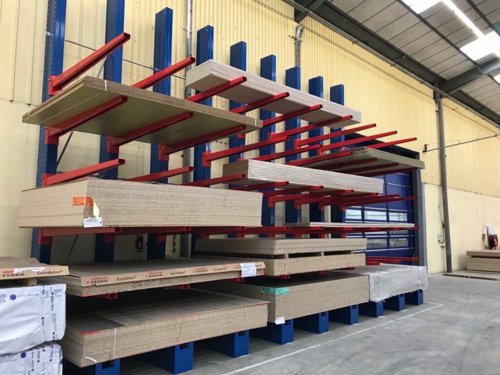 Rayonnage cantilever lourd pour charges longues – Lyon Rhône, version simple ou double face, sur mesure - Image 4