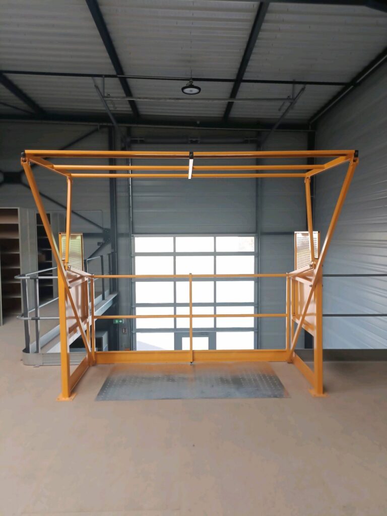 Plateforme de stockage industrielle à Lyon dans le Rhône – mezzanine auto-portante en kit 2