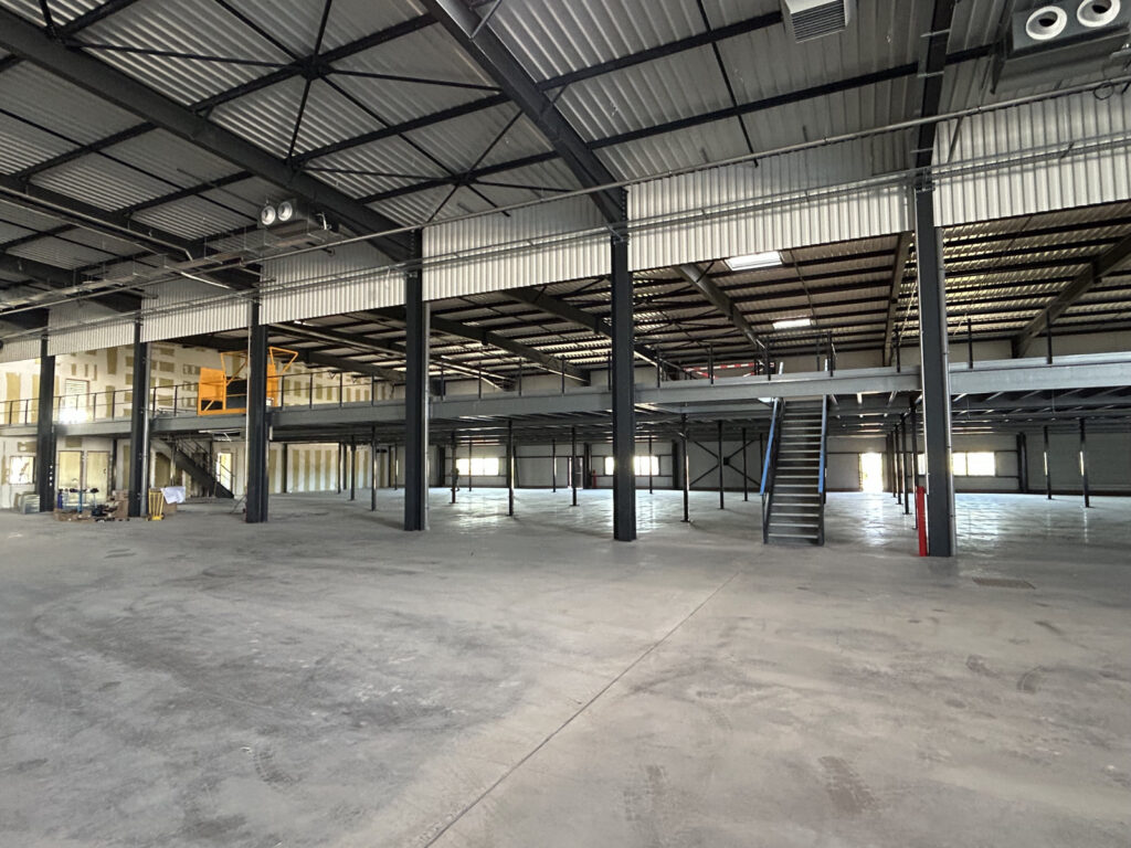Plateforme de stockage industrielle de 1400 m² – sur mesure pour Rhône et Loire - Image 2