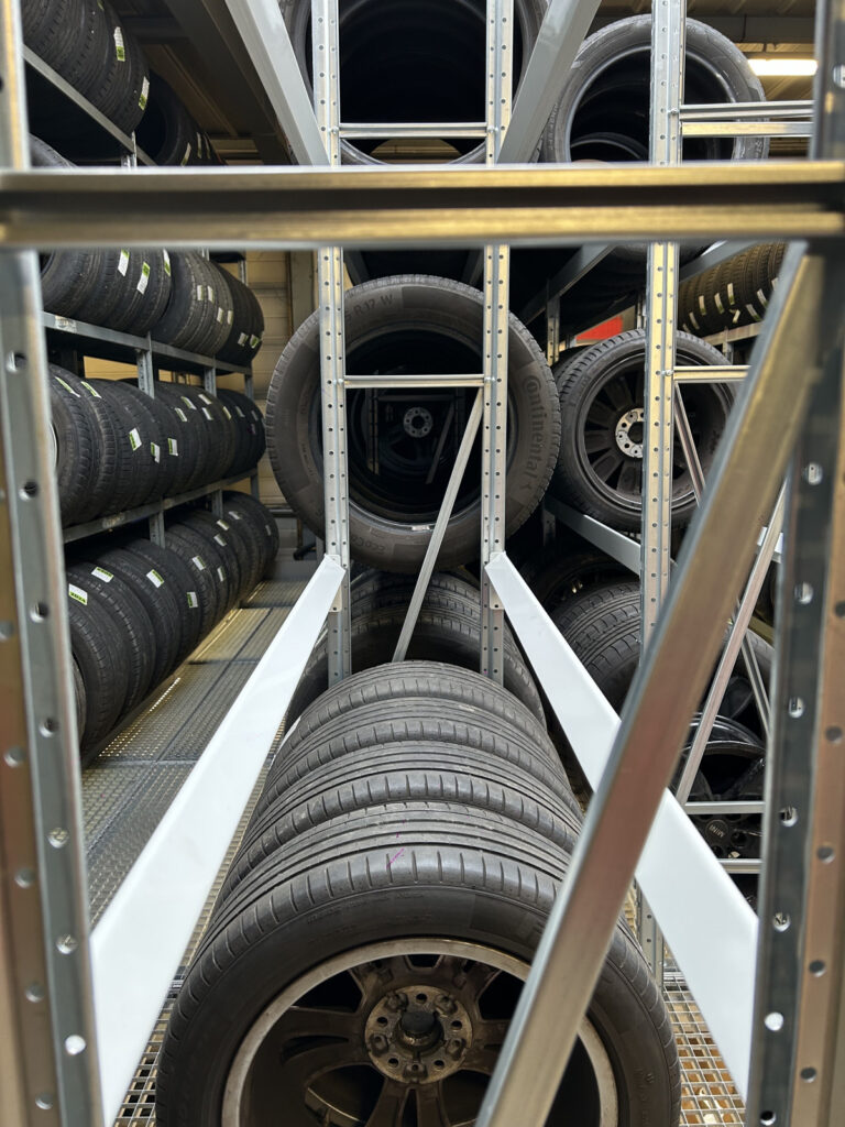 Rayonnage à pneus ARAYDIS – Rhône & Loire, jusqu&rsquo;à 5 mètres de hauteur et 2 500 kg par travée - Image 3