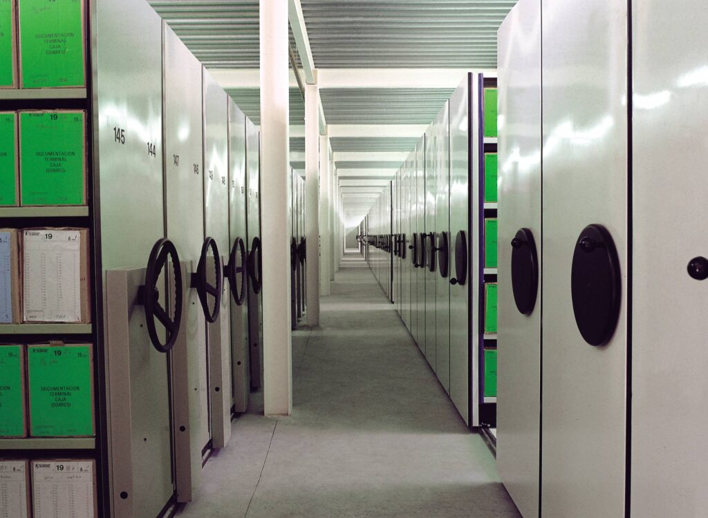 Rayonnages légers SL3000 en acier, montage facile, réglage au pas de 50 mm - Image 2