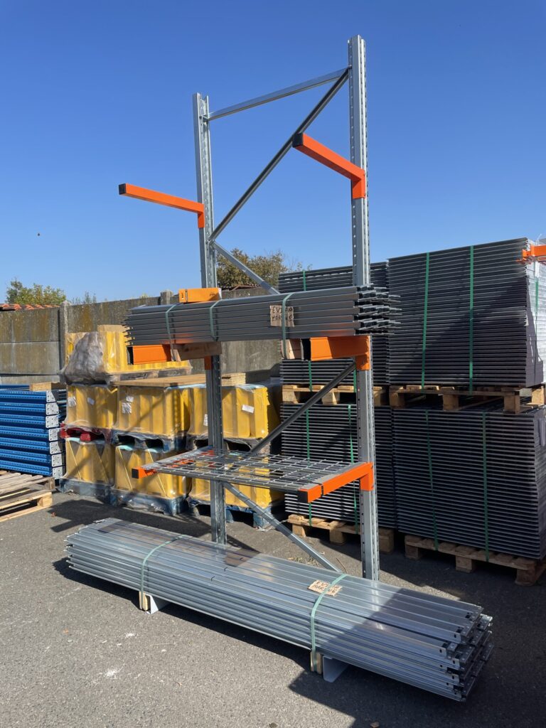 CANTILEVER Echelle d’occasion – 2 colonnes de 2400 mm, 6 bras de 500 mm, 2 profils de 500 mm - Image 1