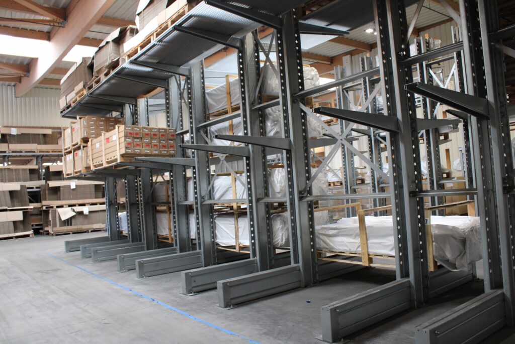 Cantilever rayonnage – stockage de longueurs, mi-lourd ou léger, avec bras en porte-à-faux - Image 2