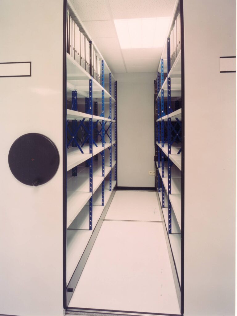 Rayonnages légers SL3000 en acier, montage facile, réglage au pas de 50 mm - Image 4