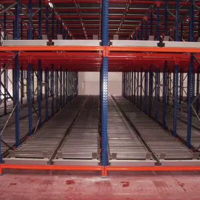 Racks dynamiques à rotation FIFO – système de stockage avec rouleaux libres et gravité - Image 3