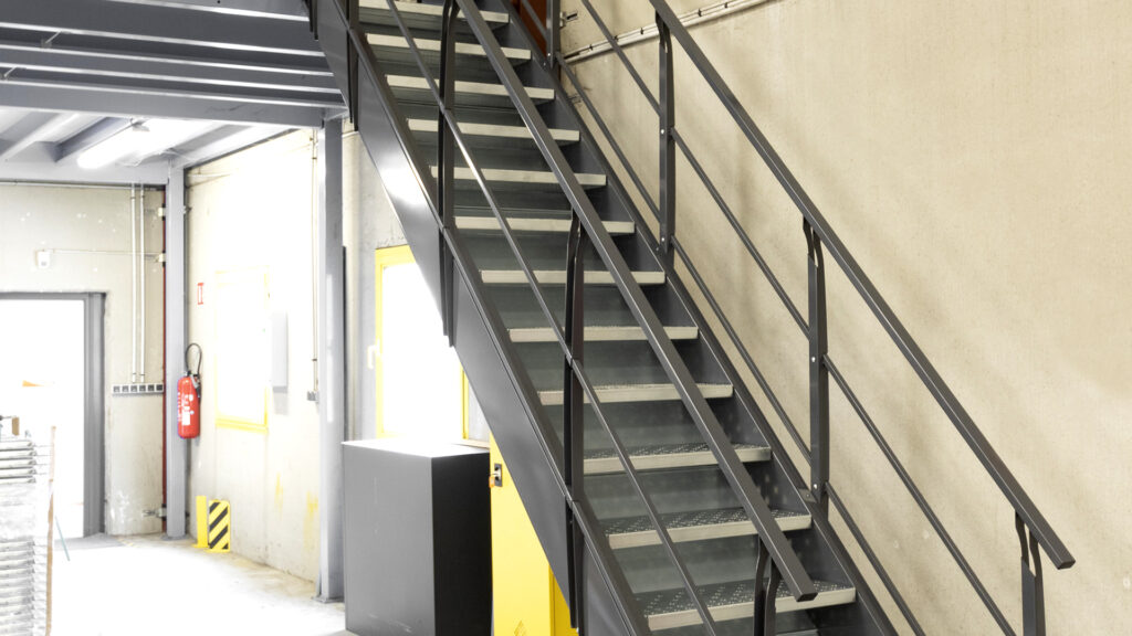 Mezzanine industrielle Mezzaman – plateforme sur-mesure pour stockage et aménagement de l&rsquo;espace - Image 2