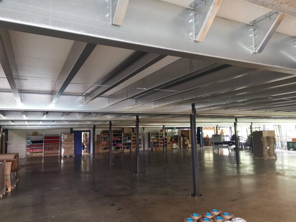 Mezzanine industrielle en kit Manorga – plateformes de stockage sur mesure Lyon 2
