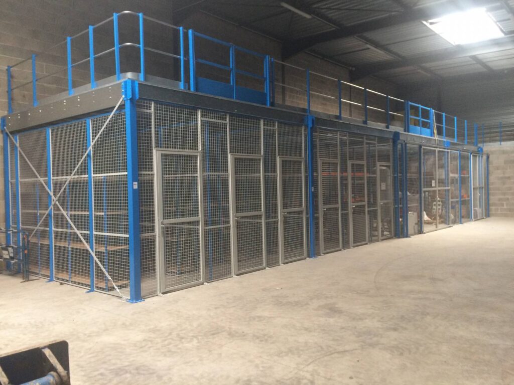 Plateforme sur poteaux ou mezzanine industrielle à Saint Etienne – surface optimisée et charge adaptée jusqu&rsquo;à 1000 kg/m² - Image 2