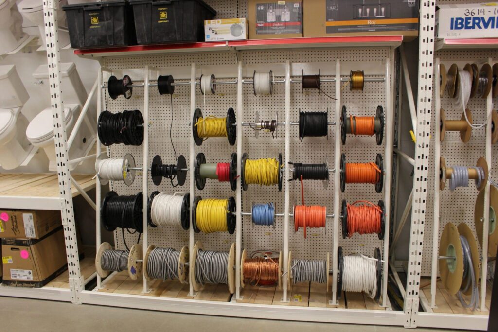 Présentoir à bobine de fil – robuste et résistant pour quincailleries et centres de rénovation - Image 1