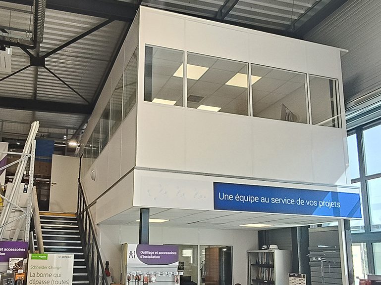 Mezzanine de bureau industrielle sur mesure – solution modulaire et sécurisée - Image 2