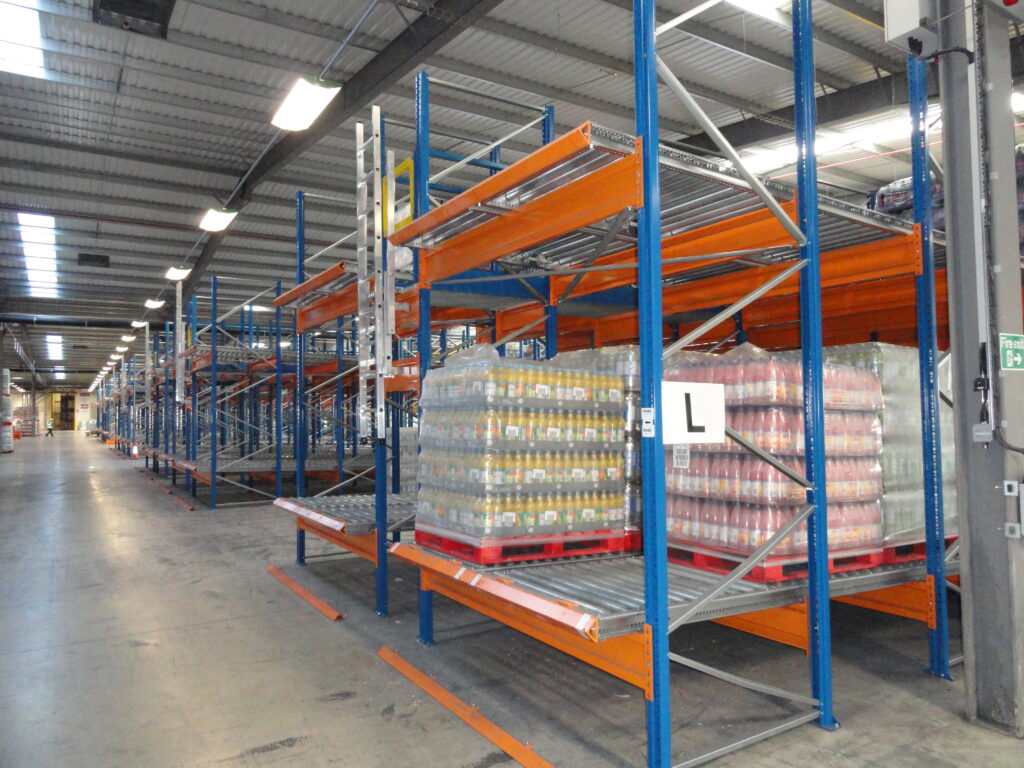 Rayonnages à flux – système gravitaire pour marchandises sur palettes, stockage en vrac et FIFO - Image 2