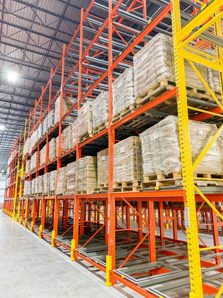 Palettier « Push back » – entreposage industriel, 2 à 6 palettes de profondeur 4